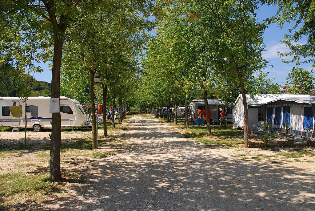 Campeggio Trevisago Iris Park Moniga del Garda Exterior photo